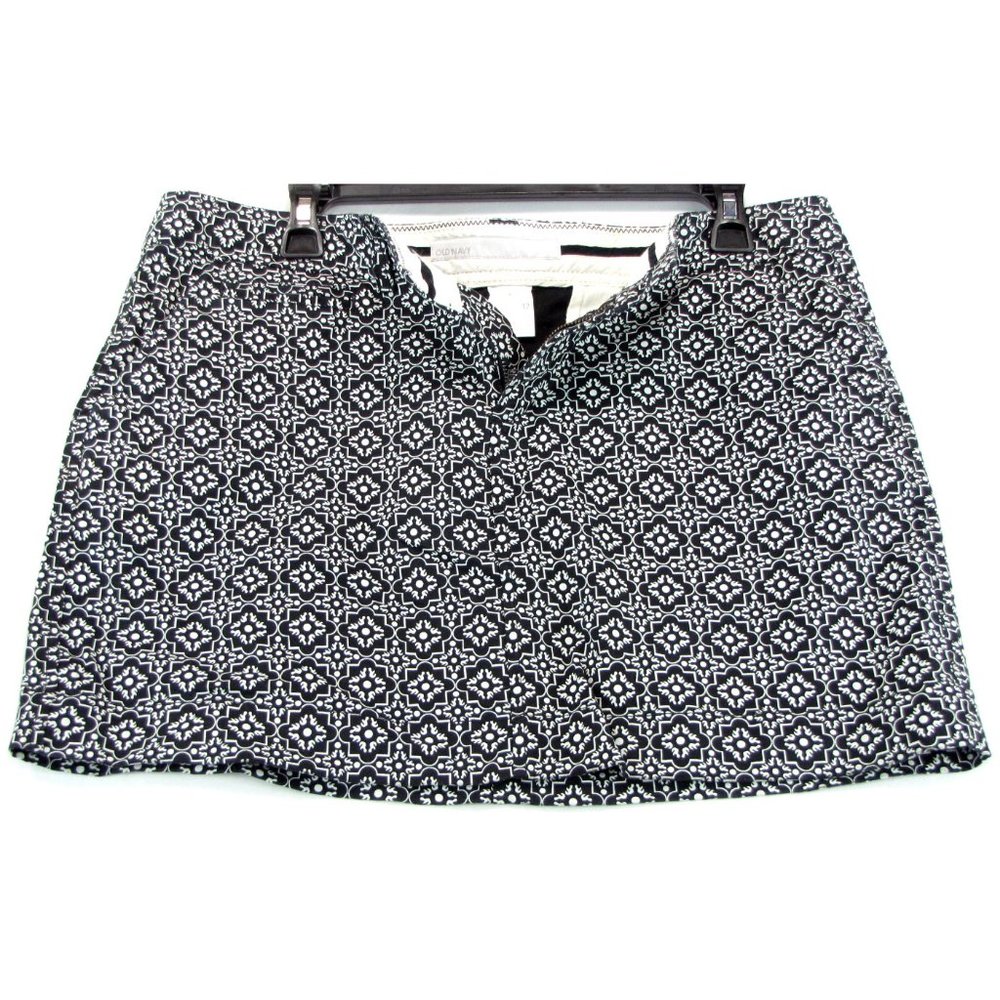 SALE! Abstract Black White Short Mini Skirt - Picture 2 of 3